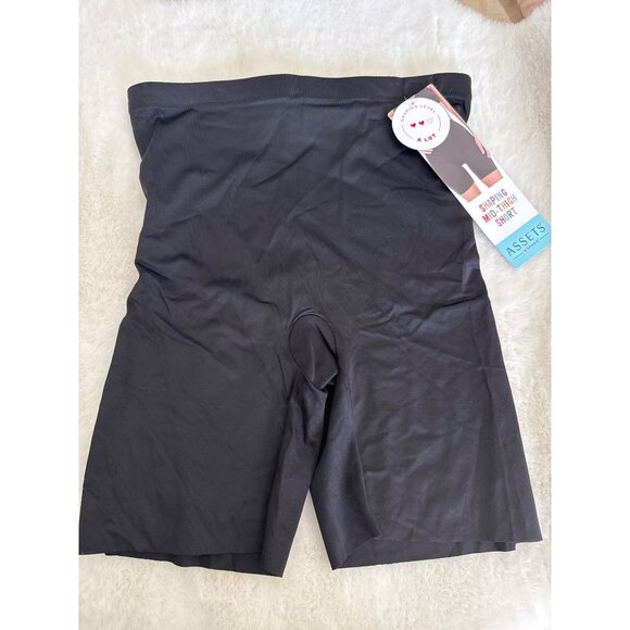 ASSETS by SPANX size Medium Shaping Mid-Thigh Shaper shorts Black - Picture 2 of 4